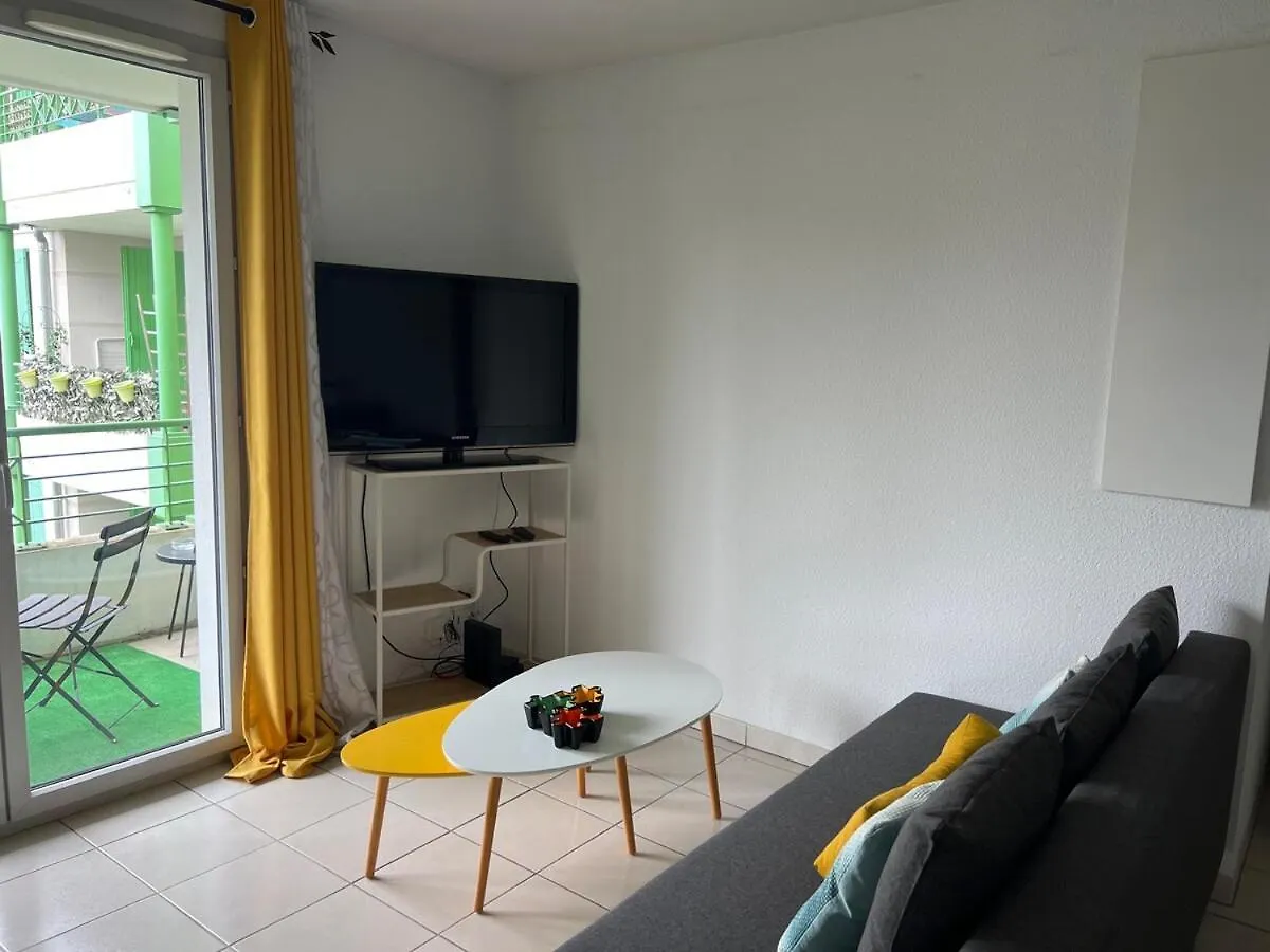 Appartement Tout Confort Avec Parking Prive Montréjeau Apartment